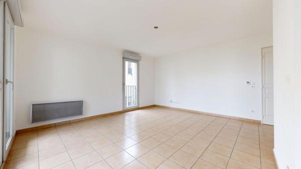 Appartement Meyzieu 3 pièces 62.5 m2 + balcon + parking - centre ville , Meyzieu