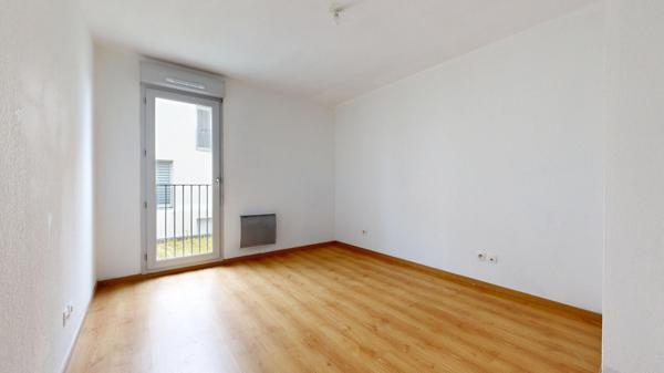 Appartement Meyzieu 3 pièces 62.5 m2 + balcon + parking - centre ville , Meyzieu