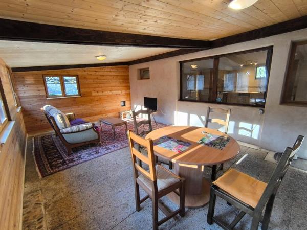 MAISON 2 CHAMBRES SUR 1072 m2 CLOTURE