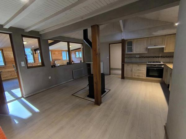 MAISON 2 CHAMBRES SUR 1072 m2 CLOTURE