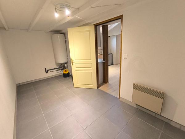 MAISON 2 CHAMBRES SUR 1072 m2 CLOTURE