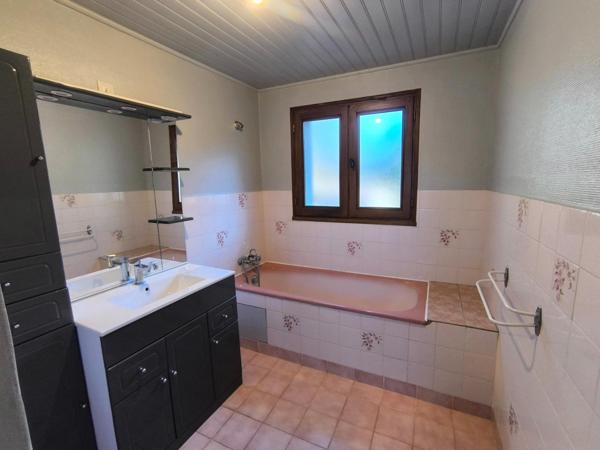 MAISON 2 CHAMBRES SUR 1072 m2 CLOTURE