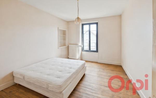 Maison à vendre    5 pièces •  Sancoins