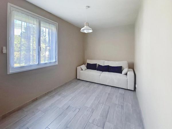 Maison familiale chaleureuse dans un cadre verdoyant