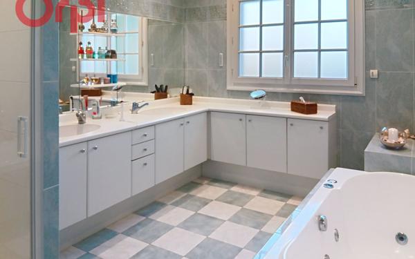 Maison à vendre    6 pièces •  Olonne-sur-Mer