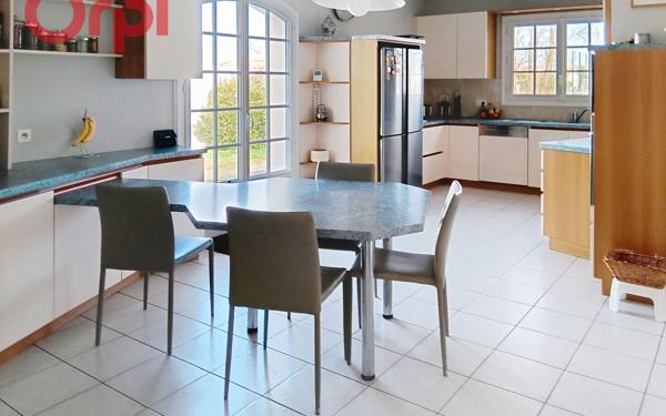 Maison à vendre    6 pièces •  Olonne-sur-Mer