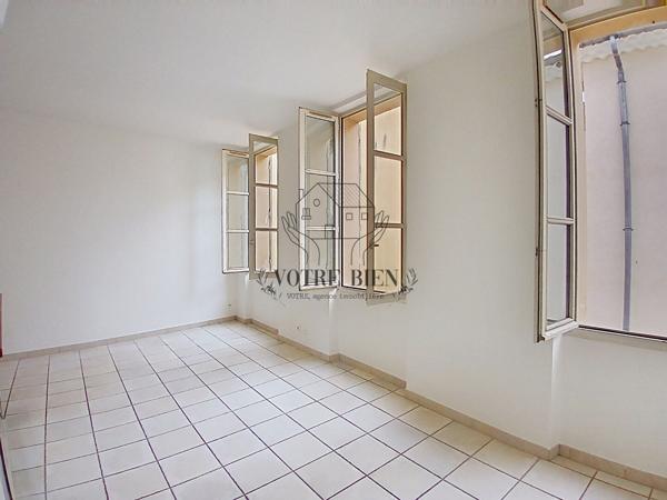 Appartement 2 pièces à louer au centre-ville de Manosque