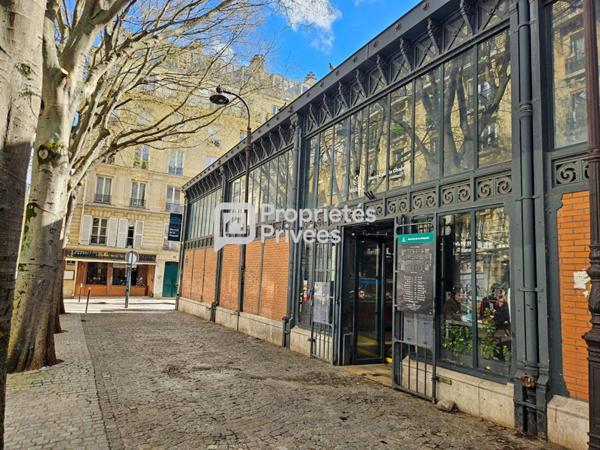 Paris 18ème - Marché de l'Olive - Superbe 2 pièces de 47.17m² loi Carrez avec balcon et parking