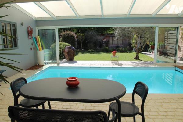 NIORT CENTRE VILLE PLACE DE LA BRECHE, MAGNIFIQUE MAISON ANCIENNE DE 300M2 HABITABLE