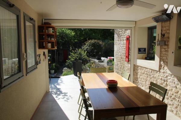 NIORT CENTRE VILLE PLACE DE LA BRECHE, MAGNIFIQUE MAISON ANCIENNE DE 300M2 HABITABLE