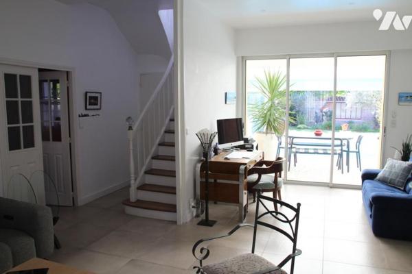 NIORT CENTRE VILLE PLACE DE LA BRECHE, MAGNIFIQUE MAISON ANCIENNE DE 300M2 HABITABLE