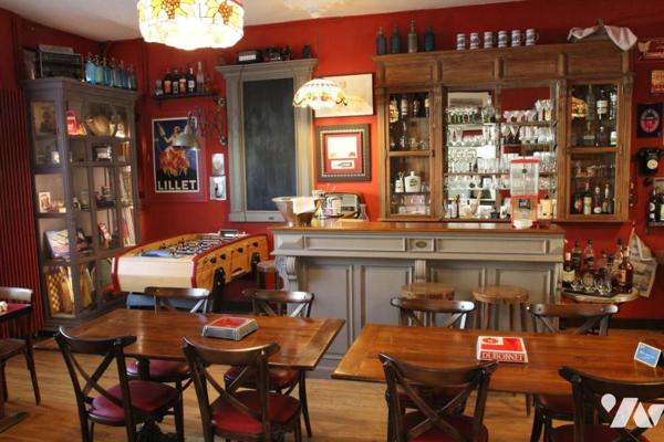 NIORT CENTRE VILLE PLACE DE LA BRECHE, MAGNIFIQUE MAISON ANCIENNE DE 300M2 HABITABLE