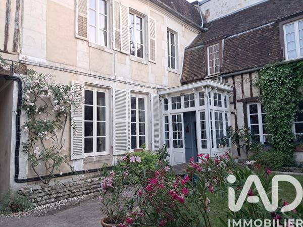 Maison à vendre 12 pièces 306 m² Auxerre