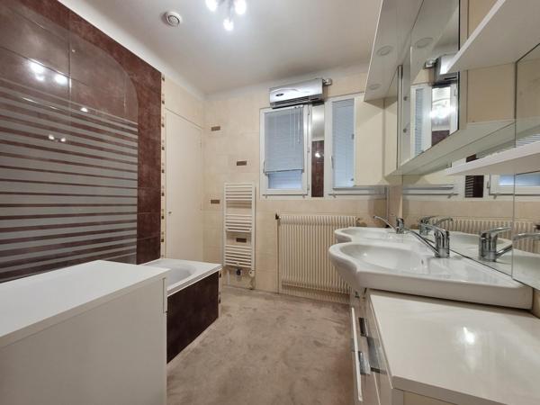 MAISON 6 PIÈCES 189 M2