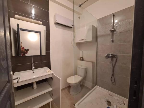 Immeuble de 4 apartments, centre de Pézenas