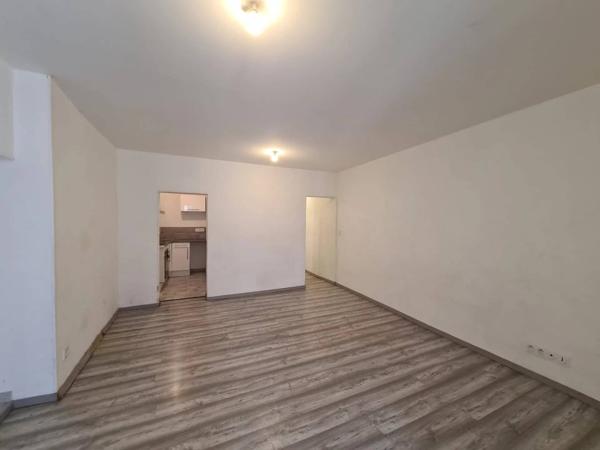 Immeuble de 4 apartments, centre de Pézenas