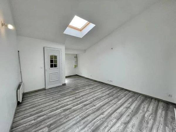 Immeuble de 4 apartments, centre de Pézenas