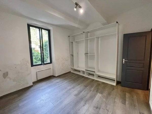 Immeuble de 4 apartments, centre de Pézenas