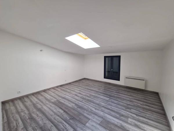 Immeuble de 4 apartments, centre de Pézenas