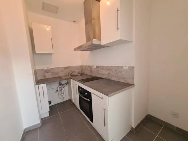 Immeuble de 4 apartments, centre de Pézenas