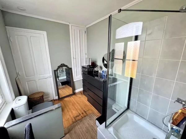 Vente                                                      Maison
                        
                     7 pièces                      192 m2                     à Roubaix