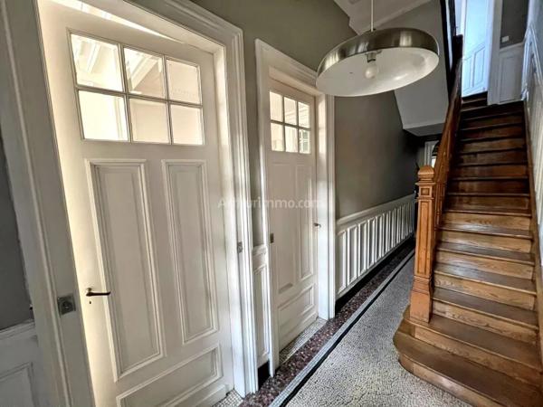 Vente                                                      Maison
                        
                     7 pièces                      192 m2                     à Roubaix