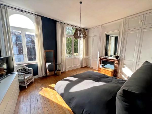 Vente                                                      Maison
                        
                     7 pièces                      192 m2                     à Roubaix