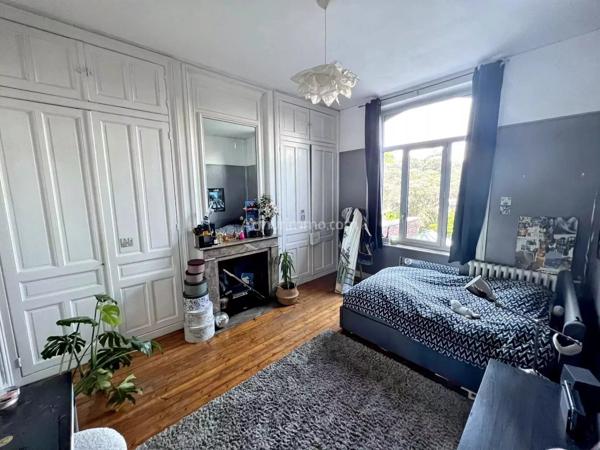 Vente                                                      Maison
                        
                     7 pièces                      192 m2                     à Roubaix