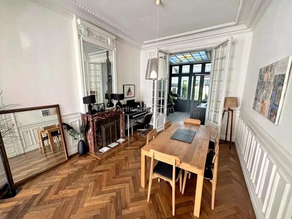 Vente                                                      Maison
                        
                     7 pièces                      192 m2                     à Roubaix