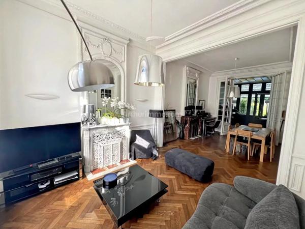 Vente                                                      Maison
                        
                     7 pièces                      192 m2                     à Roubaix