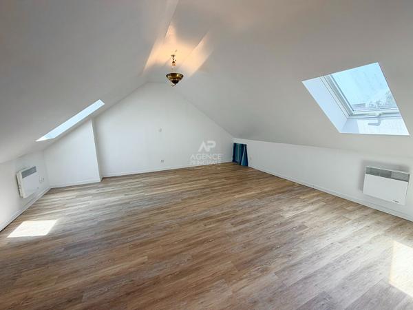 Maison Vaureal 7 pièce(s) 173.87 m2 449 900 € **  - Référence  5191