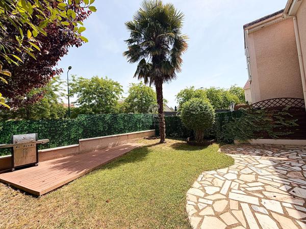 Maison Vaureal 7 pièce(s) 173.87 m2 449 900 € **  - Référence  5191