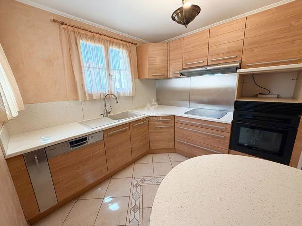 Maison Vaureal 7 pièce(s) 173.87 m2 449 900 € **  - Référence  5191