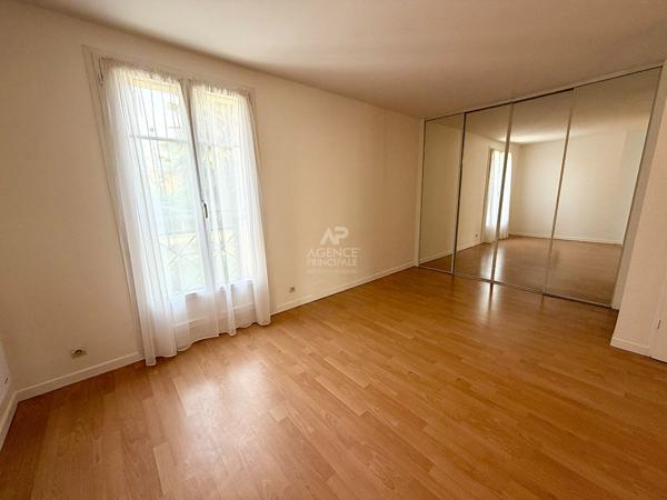 Maison Vaureal 7 pièce(s) 173.87 m2 449 900 € **  - Référence  5191