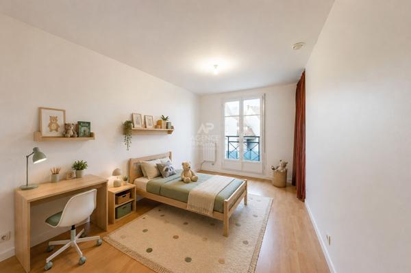 Maison Vaureal 7 pièce(s) 173.87 m2 449 900 € **  - Référence  5191