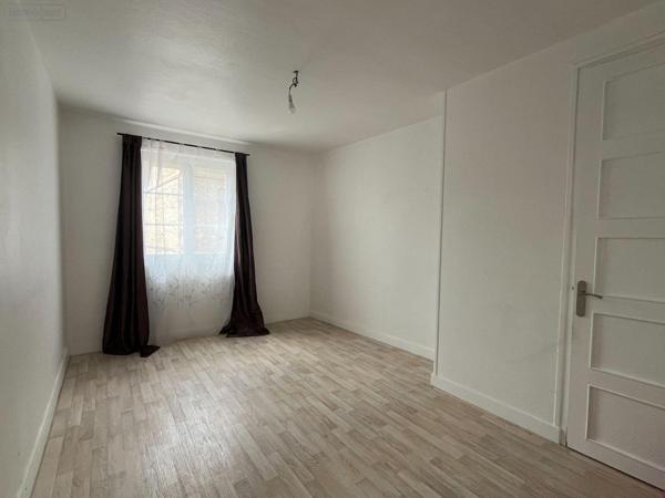 Maison de ville à vendre à Beaumont-le-Roger dans l'Eure (27170), ref : 27046-53