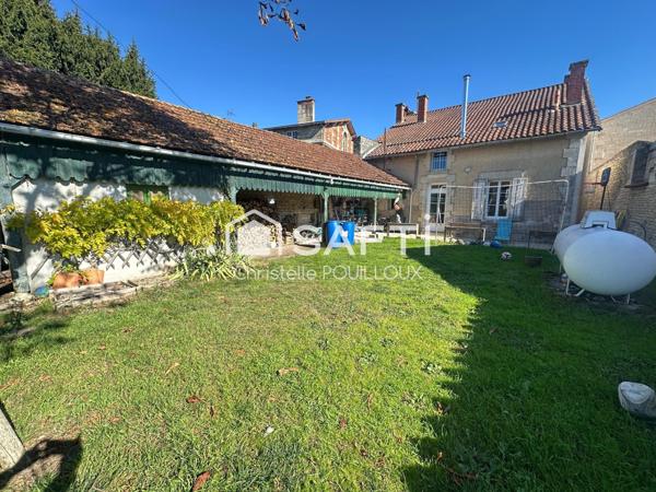 Maison,3 vastes chambres, dépendance, jardin clos