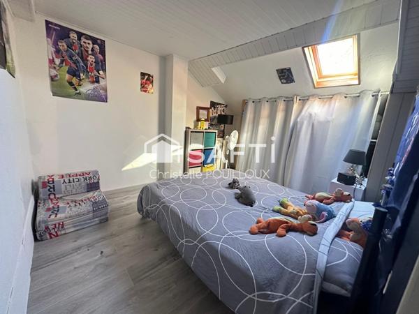 Maison,3 vastes chambres, dépendance, jardin clos