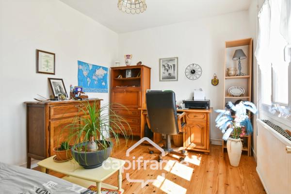 Maison à vendre de plain pied 5 pièces SAINT JEAN D'ANGELY (17) sur une parcelle de 1012m²