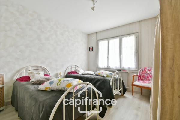 Maison à vendre de plain pied 5 pièces SAINT JEAN D'ANGELY (17) sur une parcelle de 1012m²