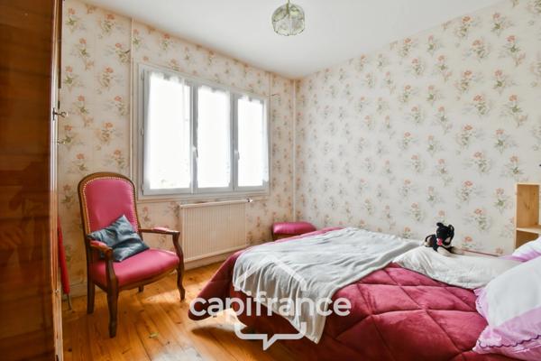 Maison à vendre de plain pied 5 pièces SAINT JEAN D'ANGELY (17) sur une parcelle de 1012m²
