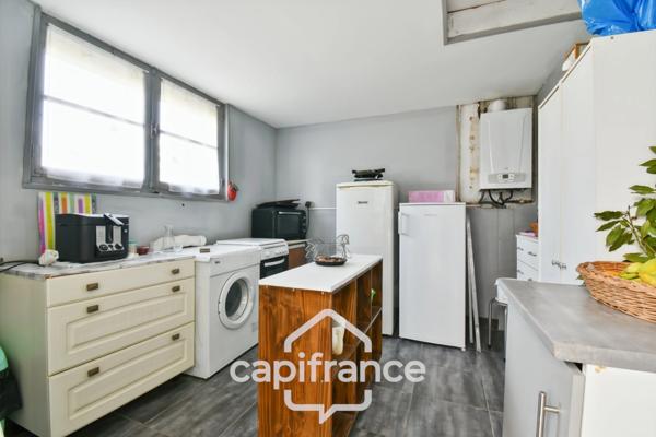Maison à vendre de plain pied 5 pièces SAINT JEAN D'ANGELY (17) sur une parcelle de 1012m²