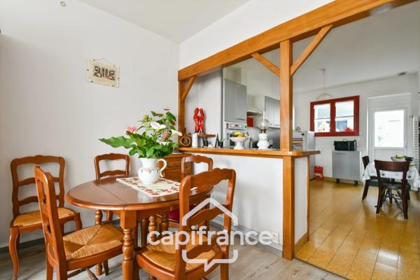 Maison à vendre de plain pied 5 pièces SAINT JEAN D'ANGELY (17) sur une parcelle de 1012m²