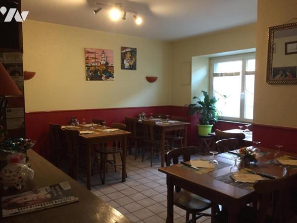 CAMORS, une maison de ville, avec fonds de commerce de pizzéria / 43N