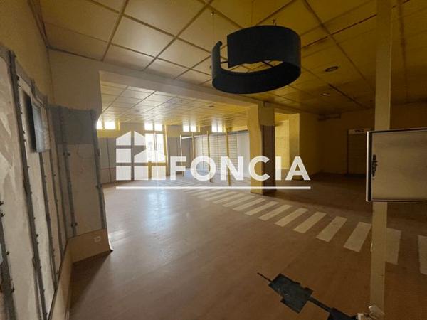 Location Local commercial 3 pièces 366.74 m² - 13 PLACE FRANKLIN ROOSEVELT Montauban 82000