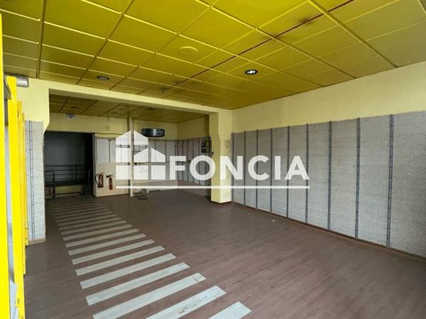 Location Local commercial 3 pièces 366.74 m² - 13 PLACE FRANKLIN ROOSEVELT Montauban 82000