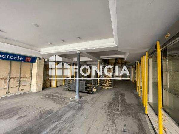 Location Local commercial 3 pièces 366.74 m² - 13 PLACE FRANKLIN ROOSEVELT Montauban 82000