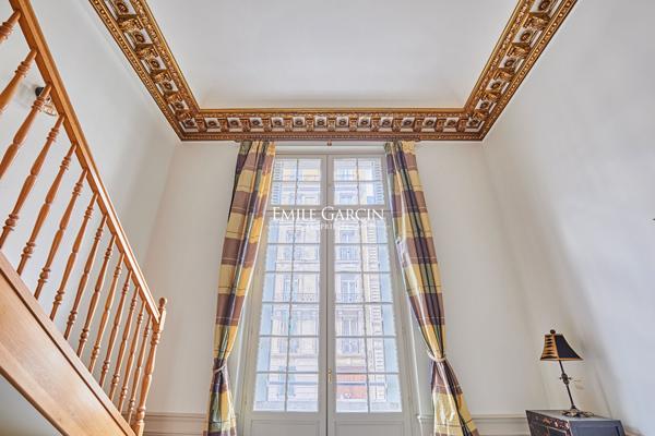 À vendre - Appartement duplex - Paris 75008 - Triangle d'or