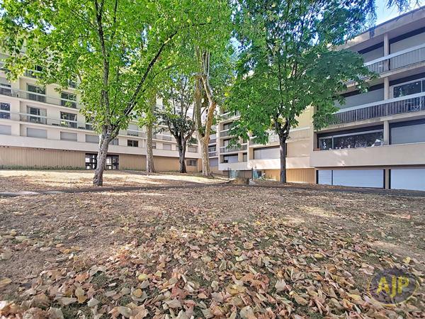 Appartement à vendre Bordeaux - 1 pièces, 28m² avec 0 chambre(s) à 134 900€ - AJP Immobilier Bordeaux Saint-Augustin