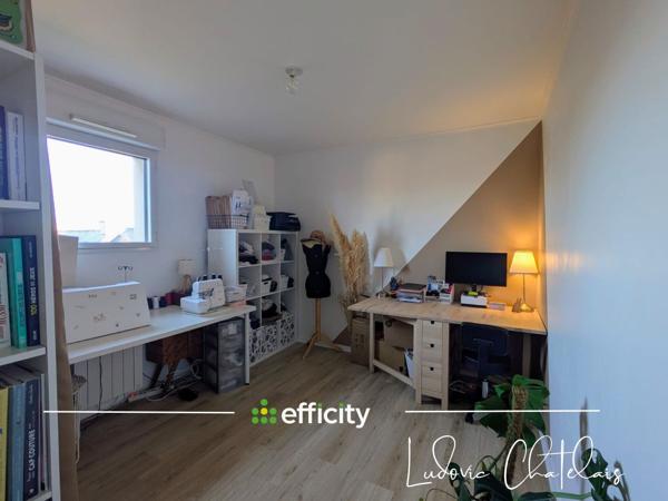 Appartement
         3 pièces
        - 64 m² 208 000 € *
